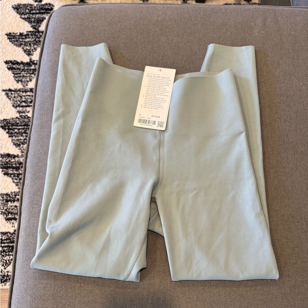 Women’s Lululemon Athletica Glow Up HR tight 25” Leggings size 6